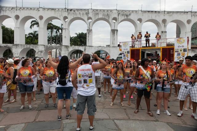 狂欢节是哪个国家的节日（巴西“狂欢节”的由来）-米圈号