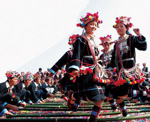 哈尼族的传统节日风俗（哈尼族节日有哪些）-米圈号